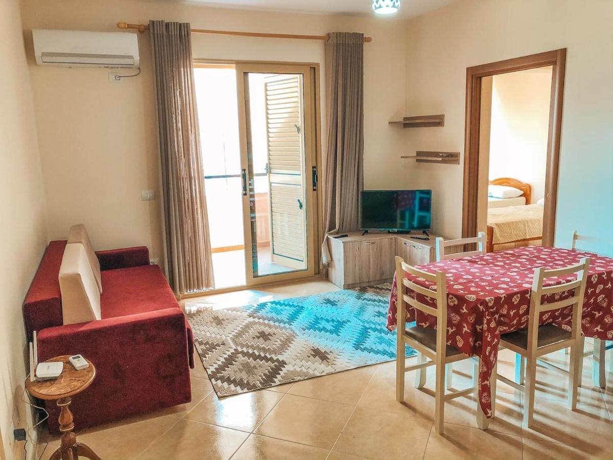Mimi'S Beach Apartment Vlore Ngoại thất bức ảnh