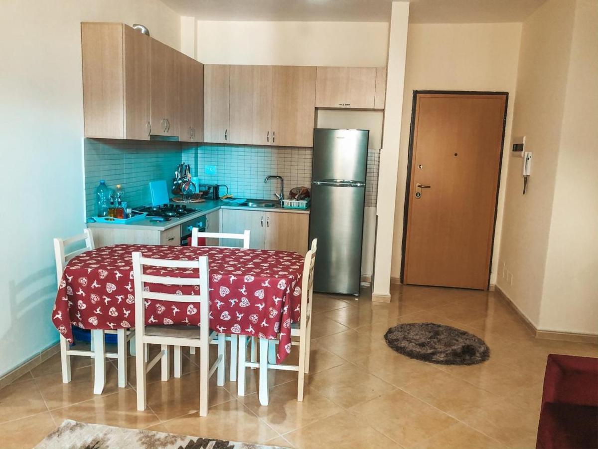 Mimi'S Beach Apartment Vlore Ngoại thất bức ảnh